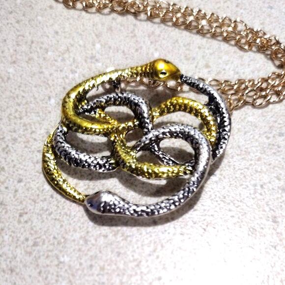 Auryn Atreyus Necklace Never Ending Story Snake Halloween Christmas Birthday NEW - Picture 1 of 5